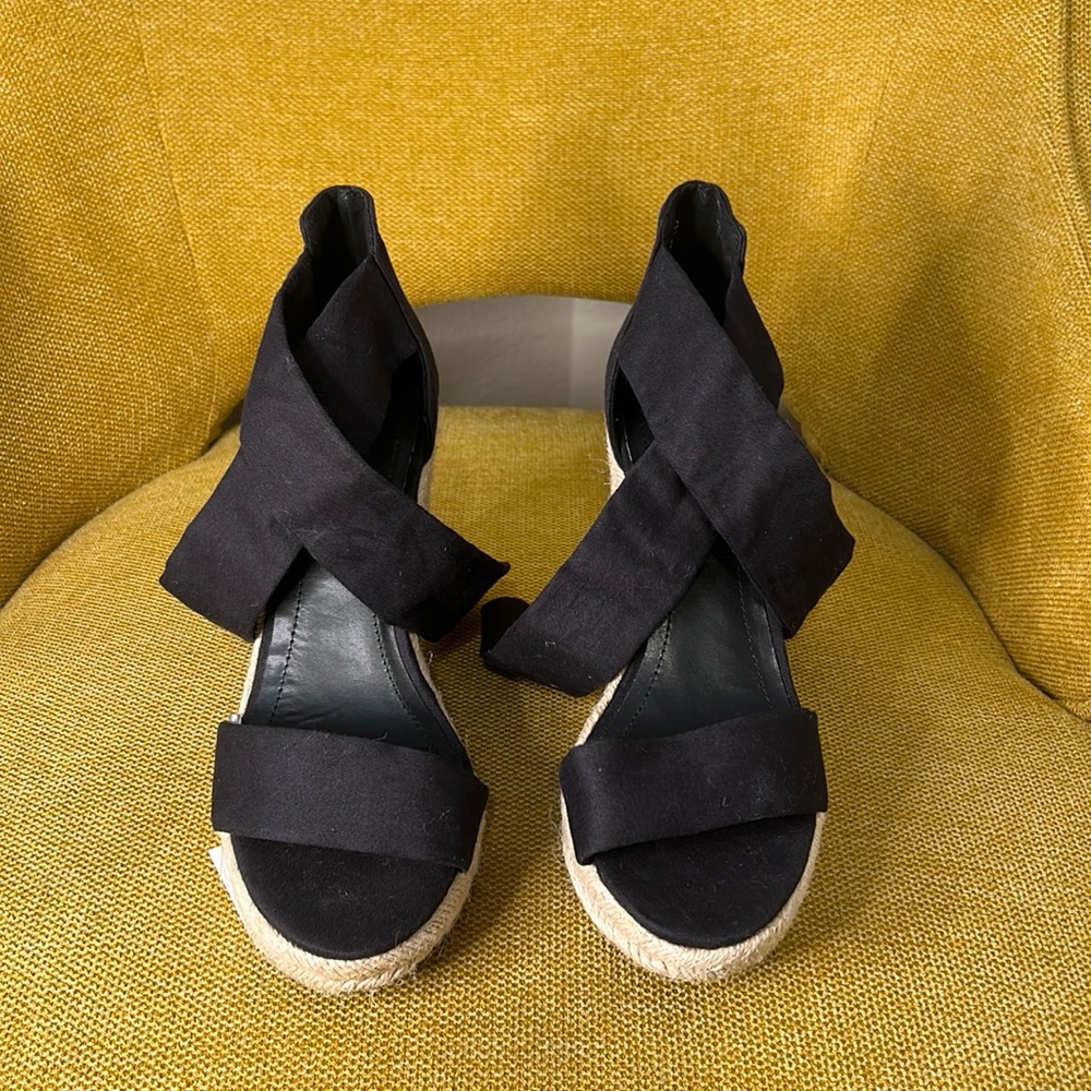 Brand new H&M (divided) espadrilles wedges with black fabric size 9.5